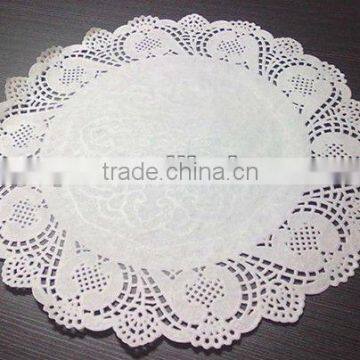 White round paper cake decoration doyleys