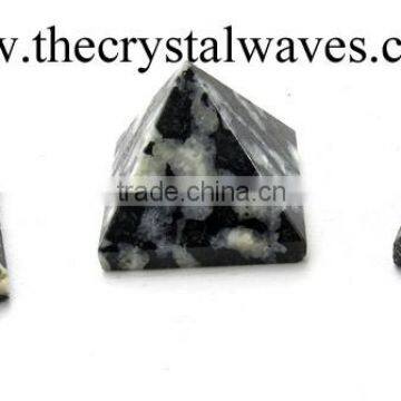 Black & White Tourmaline wholesale pyramid from khambhat gujarat india