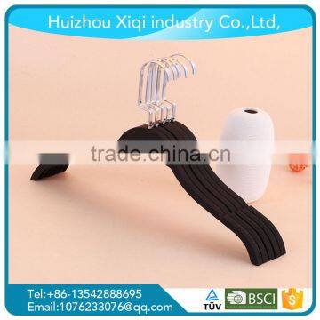 2016 Wholesale plastic hanger with logo with low cost