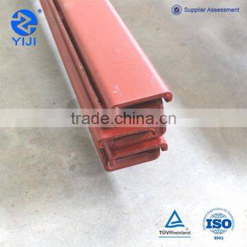 Wear resistant adjustable conveyor guide rails for conveyors