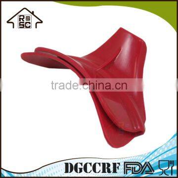 NBRSC Slip On Mess Free Silicone Pour Spout for Pots Pans and Bowls photo-6