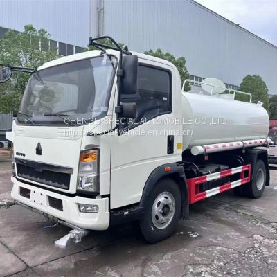 Sinotruk 5-ton water tank truck