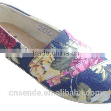 China Cheap Lady Canvas Casual Shoes