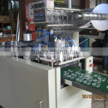 2012 High-Speed Good Quality Low Price Automatic Disposable Cup Lid Machine Plastic Cup Lid Machine photo-2