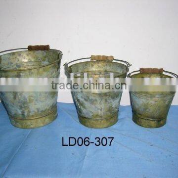 Iron bucket
