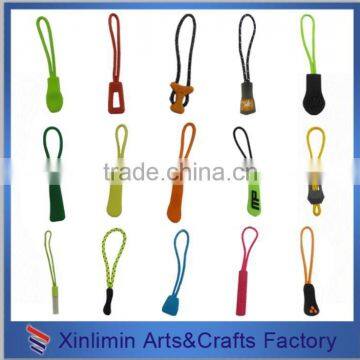 nylon puller cord, sportswear plastic zipper puller with logo with cord