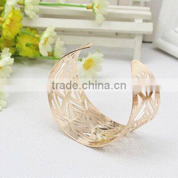 New Design Gold Hollow Triangle Bangles,metal Feather Shape Bangle in Bulk photo-4