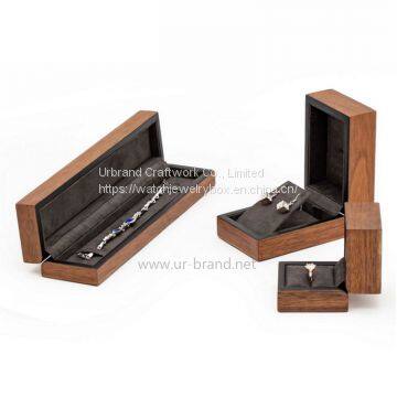 High-end wooden ring box, customized LOGO, simple earrings display box, original direct packaging jewelry box