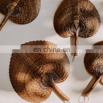 Hot Sale Custom Color Rustic Palm Leaf Hand Fan Wall Art Woven Bamboo Wall Hanging Decor Cheap Wholesale