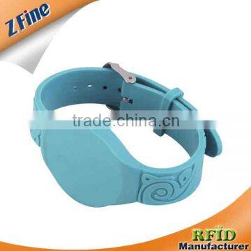 Cheap Customized Fashion Embossed Debossed Printed Silicone Wristband