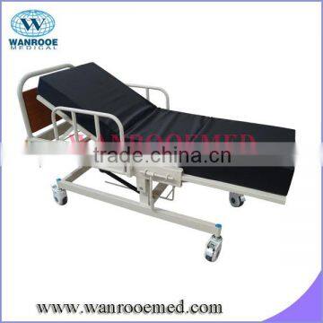 A-2000A/2000B Steel Framework Parturition Table with swivel castors