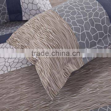 Competitive Price Colorful Different Types of Polyester Bedding Set photo-3