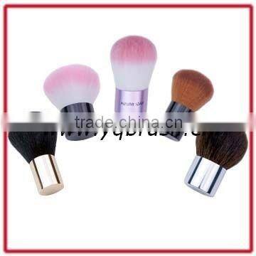 retractable kabuki cosmetic brush