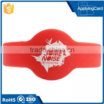 ISO117816 HF 13.56Mhz adjustable silicone wristband for party and swimming pool with customized logo