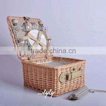 cheap wholesale willow picnic basket