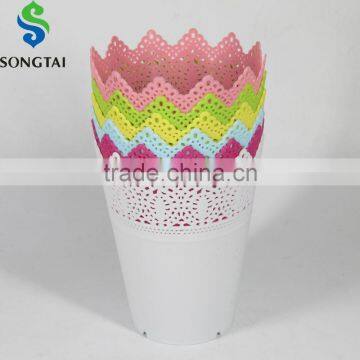 colour plastic flower pots