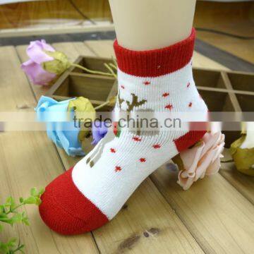 New design hand knit baby socks china wholesale