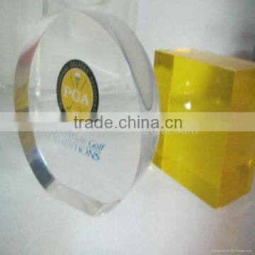 Customized cube acrylic paperweight