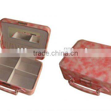 makeup train case
