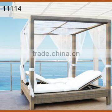 Rattan Gazebo Daybed Screen Covered