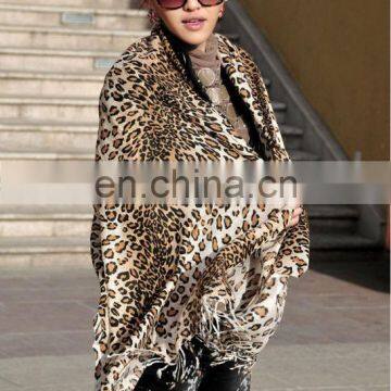 Leopard Printed Pashmina Shawl Animal Print Scarf photo-2