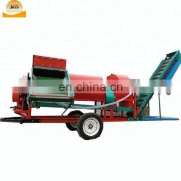 Self-propelled mobile harvesting peanut picker for dry and wet groundnut picking