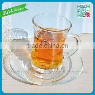 Drinking Tea Handle Glass Cups Afternoon Leisure Time Tea Mug and Saucer Set Heart Shape Embossed Tea Glass with Saucer