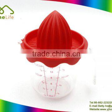 plastic lemon juicer for squeezing kitchen accessories Plastic Lemon Squeezer With Measuring Cup