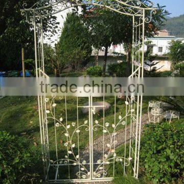 Very Nice Antique Banquet Decorative Garden Metal Arch