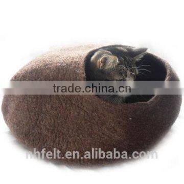 Handmade Felted Purple Wool Cat cocoon