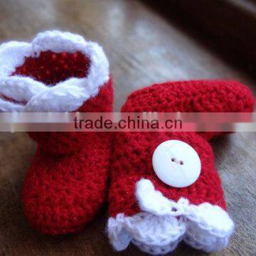 Wholesale Christmas Clothing Knitting Wool Baby Hat Bright Red Trimmed in White Shoes Baby Knitting Clothes photo-5