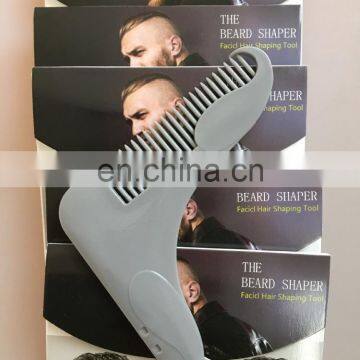Man Shaping Beard Comb photo-2