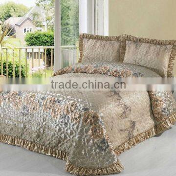 3 Pcs Gorgeous Comfortable Jaquard Flower Quilt Bed Set photo-2