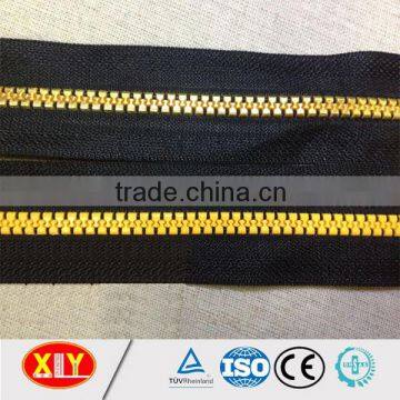 High Quality Custom Puller Gold Teeth Plastic Zipper , Jacket Zipper photo-2