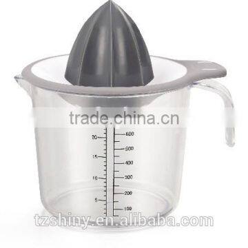 2016 Smart Kitchen Gadget Plastic Juice Extractor with Counting Cup Orange Juicer Lemon Juice Squeezer