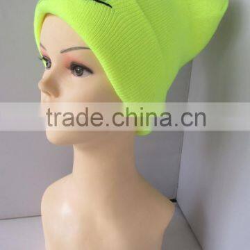 Wholesale Modern Style Embroidery Words Acrylic Plain Beanie With Custom Tags photo-3