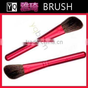 Angled contour/Red blush brush