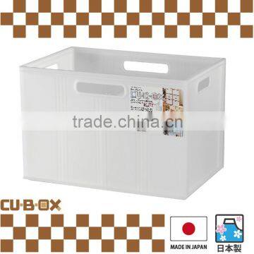 simple design square plastic box with stacking made in Japan