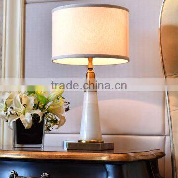 Concise cone design whith jade body with metal accessory fabric lampshade table lamp