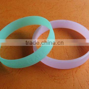 cheap customized transparent silicone bracelet