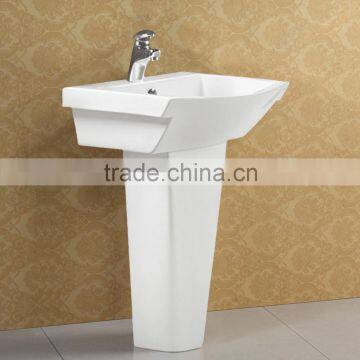 White Color Fashionable Ceramic Washing Sink AP341