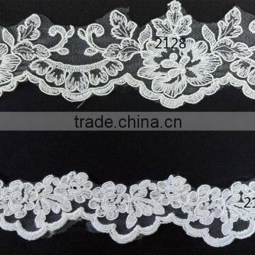 2015 Beautiful White Chantilly Lace From China