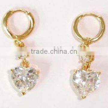 Fashion earring with heart zircon