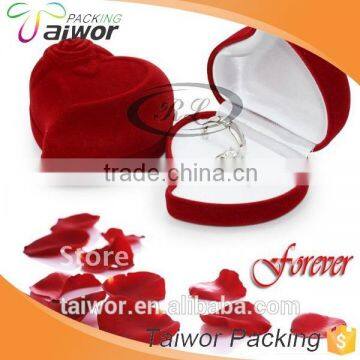 Fashionable designed modern red heart shaped engagement ring box