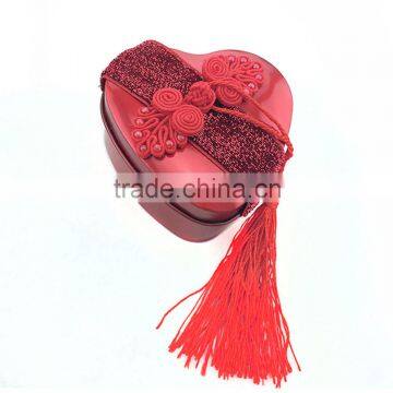 Delicate heart shape wedding gift watch tin box