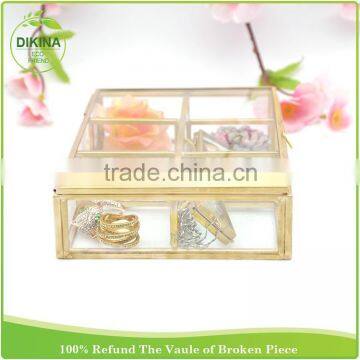 Diamond Jewelry Container Holder >> Vintage Brass & Glass Curio Display Trinket Case Engraved Flowers Tabletop Decor Music Box photo-3