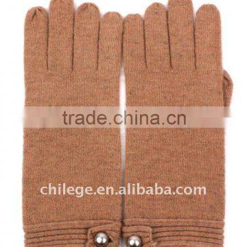 cashmere knitting gloves with button on the wrist