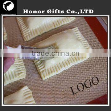 Hot Selling FDA Reusable High Quality Non Stick Silicone Baking Mat photo-2