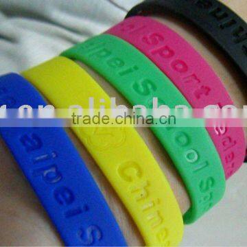 OEM design silicone bracelet for promotional gifts