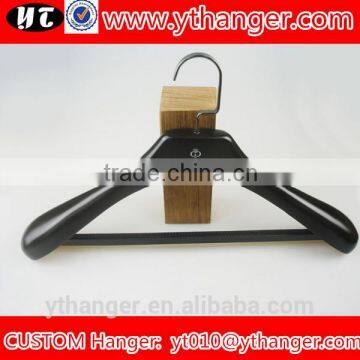 YY0513 Wholesale Luxury Bule Wide Shoulder Clothes Hangers Men Suits Hanger With Velvet Trousers Bar Supplier's Choice photo-5